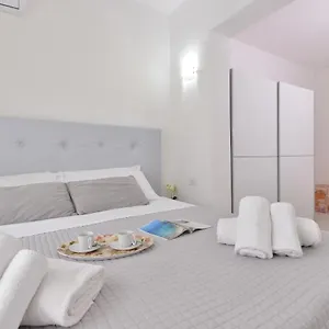 Izzhome New One Pula